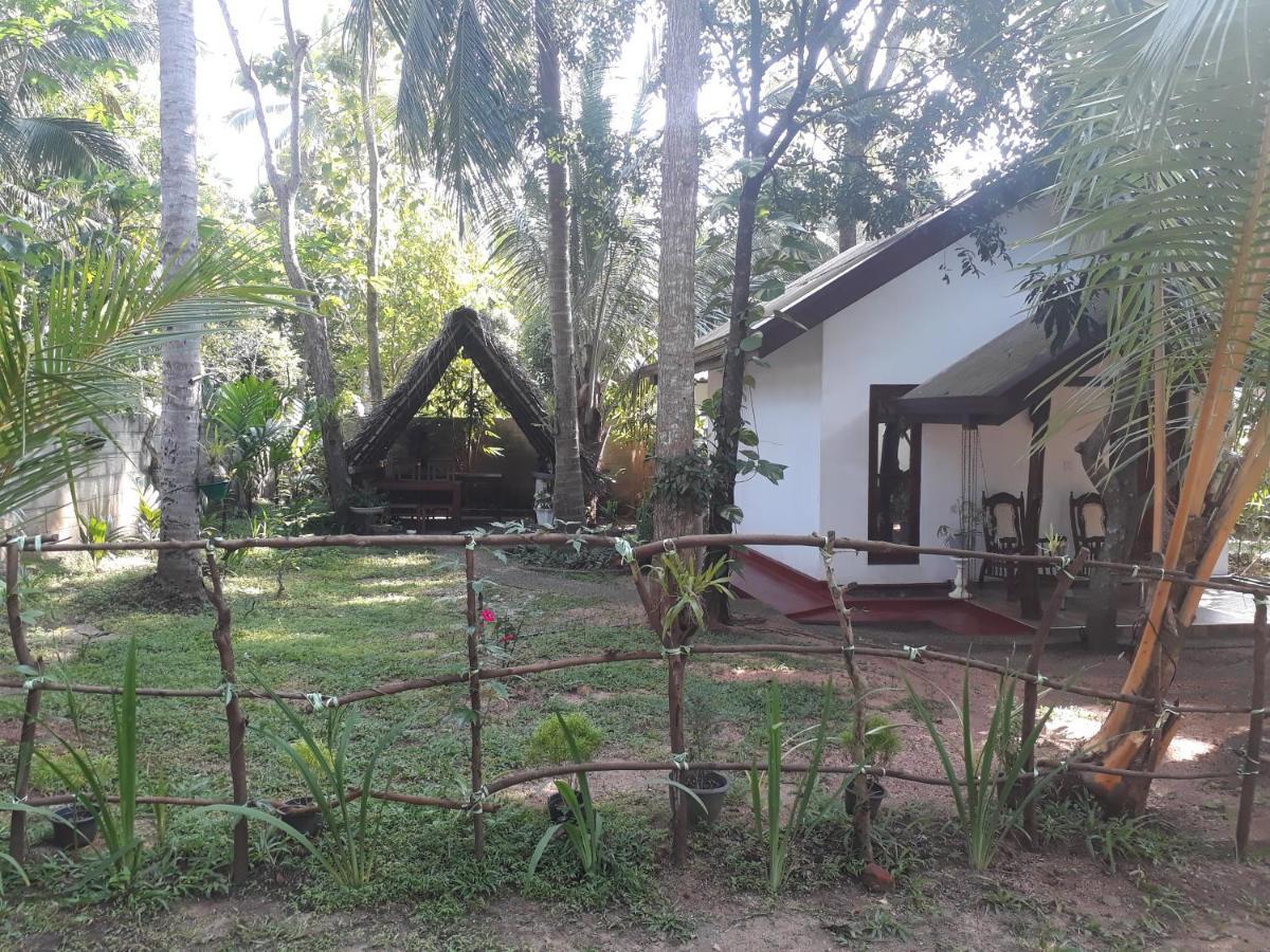 Yaluwa Tourist Rest Hotel Holambra Exterior foto