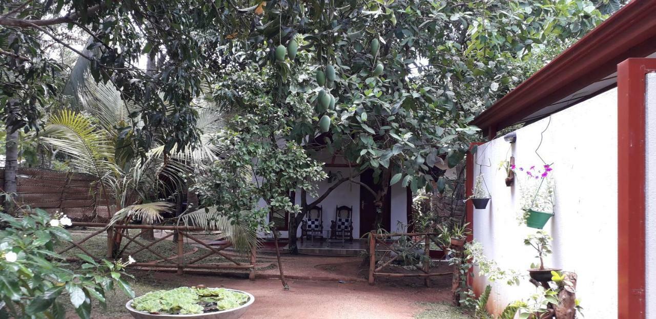 Yaluwa Tourist Rest Hotel Holambra Exterior foto